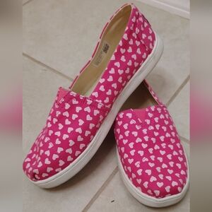 Tom's pink and white heart design slip- ons Size youth 5